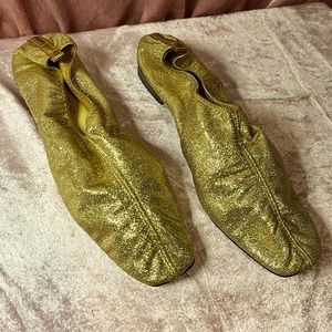 NWOT Vintage Women’s Gold Ballet Flats Slip On excellent